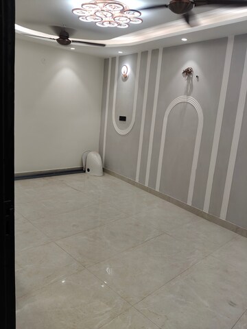 Room in 2 BHK Builder Floor at Govindpuri – for Rent