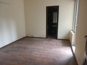 Room in 4 BHK Apartment at Parx Laureate, Sector 108 – for Rent