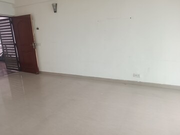 Room in 4 BHK Apartment at Parx Laureate, Sector 108 – for Sale