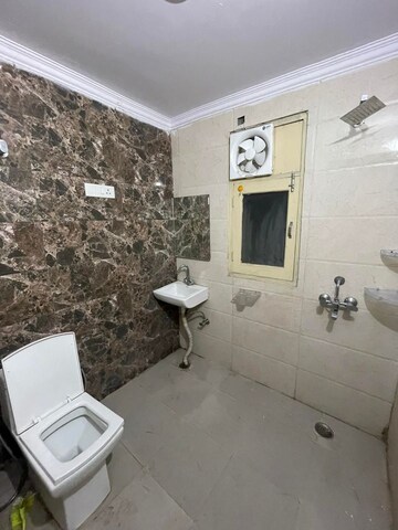 Team Area in 1 RK Independent House at Sector 14 – for Rent