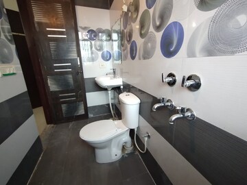 Team Area in 1 RK Independent House at Sector 14 – for Rent