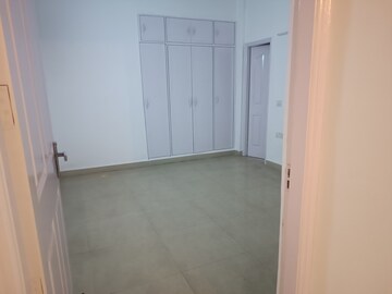 Room in 4 BHK Apartment at Lotus Panache, Sector 110 – for Rent