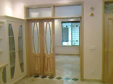 Room in 2 BHK Independent House at Sector 14 – for Rent