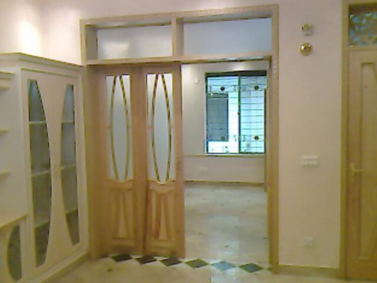 Room, sector 14 2 Bedroom 1614 Sq.Ft. Independent House In Sector 14 Gurgaon 9067224