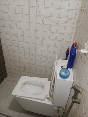 Attached Bathroom in 2 BHK Builder Floor at Vaishali Sector 4 – for Rent