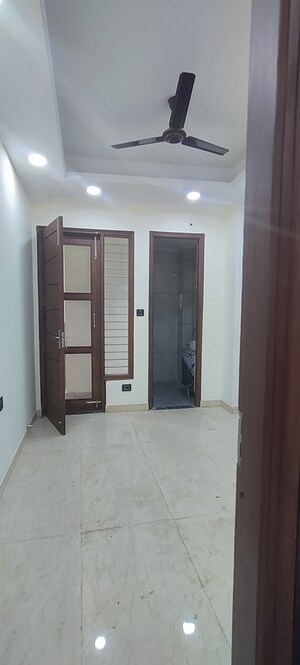 Room in 3 BHK Builder Floor at Puri Kohinoor, Sector 89 – for Sale