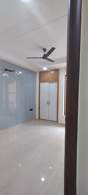 Room in 3 BHK Builder Floor at Puri Kohinoor, Sector 89 – for Sale