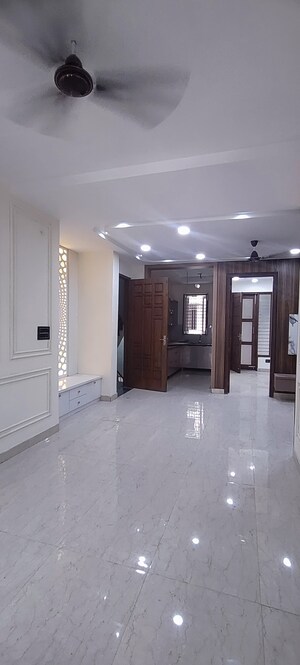 Building Lobby in 3 BHK Builder Floor at Puri Kohinoor, Sector 89 – for Sale