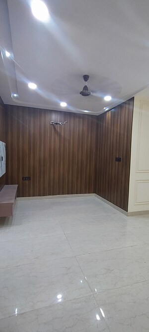 Room in 3 BHK Builder Floor at Puri Kohinoor, Sector 89 – for Sale