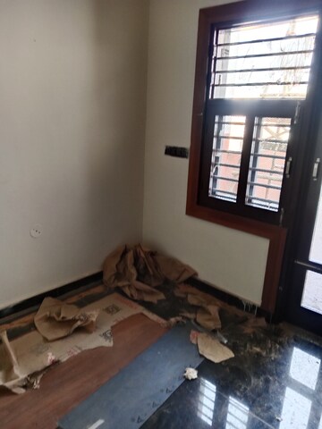 1.5 BHK Builder Floor For Rent in Sector 18