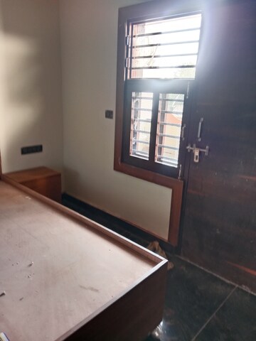Room in 1.5 BHK Builder Floor at Sector 18 – for Rent