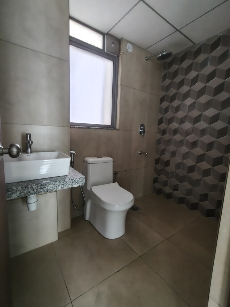 Bathroom, kalpataru-immensa 2 Bedroom 637 Sq.Ft. Apartment In Kolshet Road Thane 9067266