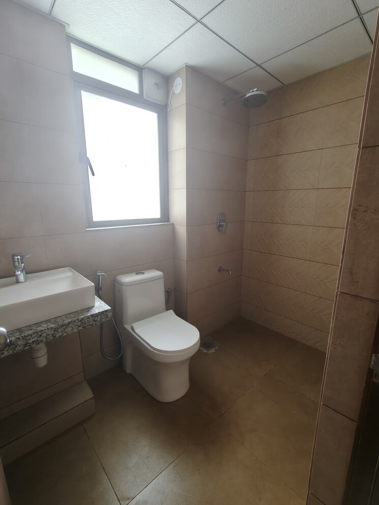 Bathroom, kalpataru-immensa 2 Bedroom 637 Sq.Ft. Apartment In Kolshet Road Thane 9067266