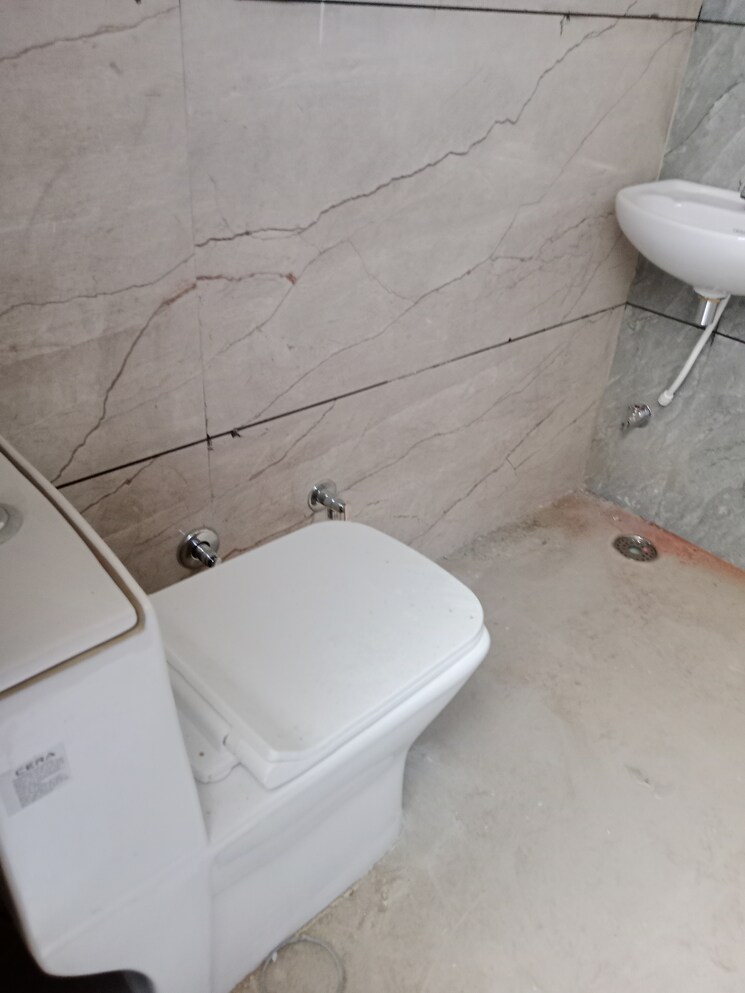 Bathroom, sector 18 1.5 Bedroom 892 Sq.Ft. Builder Floor In Sector 18 Panipat 9067271
