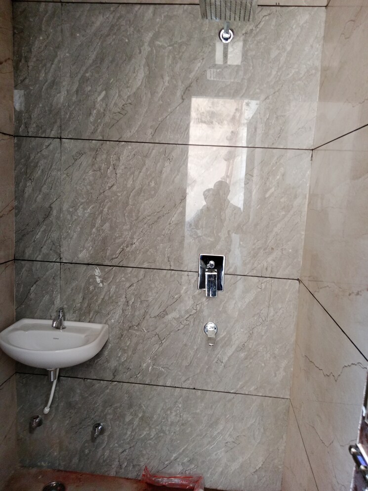 Bathroom, sector 18 1.5 Bedroom 892 Sq.Ft. Builder Floor In Sector 18 Panipat 9067271