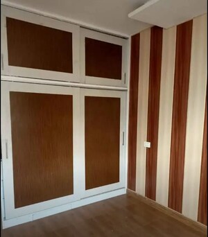 Room in 3 BHK Apartment at Kishanpura – for Sale