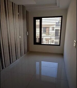 Room in 3 BHK Apartment at Kishanpura – for Sale