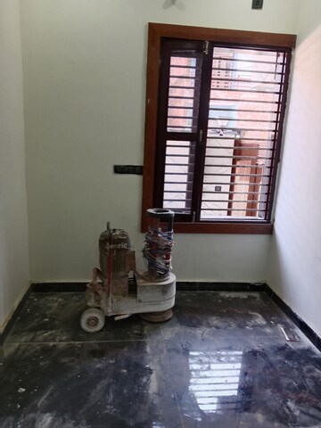 Living Room in 1.5 BHK Independent House at Sector 18 – for Rent