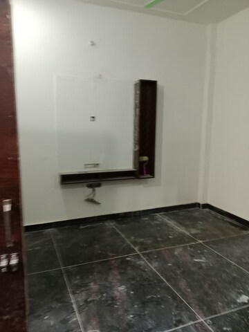 1.5 BHK Independent House For Rent in Sector 18