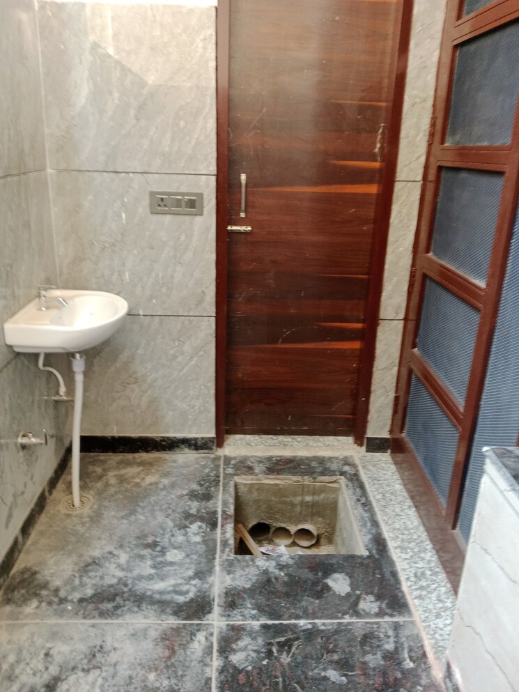 Bathroom, sector 18 1.5 Bedroom 882 Sq.Ft. Independent House In Sector 18 Panipat 9067290