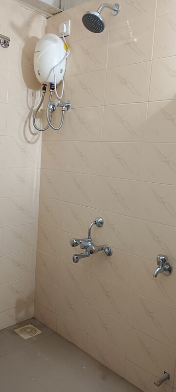 Bathroom in 1 BHK Apartment at Group Satellite Elegance, Goregaon East – for Rent