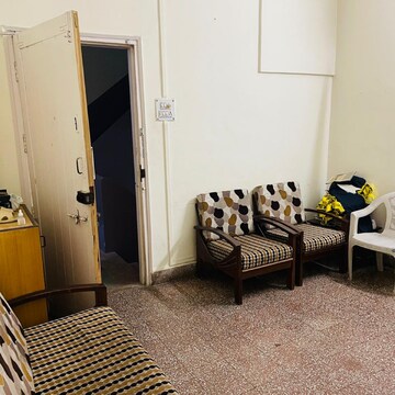 Living Room in  Pg at Model Colony – for Rent