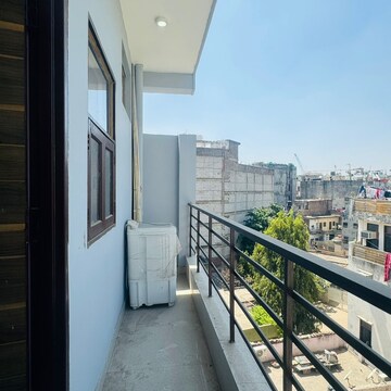 Balcony in 1 BHK Builder Floor at Saket – for Rent