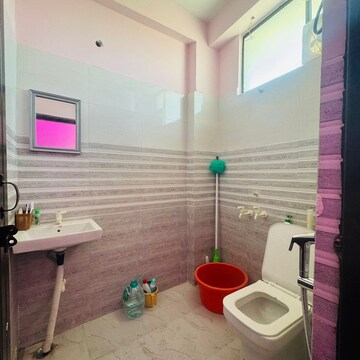 Bathroom in 1 BHK Builder Floor at Saket – for Rent