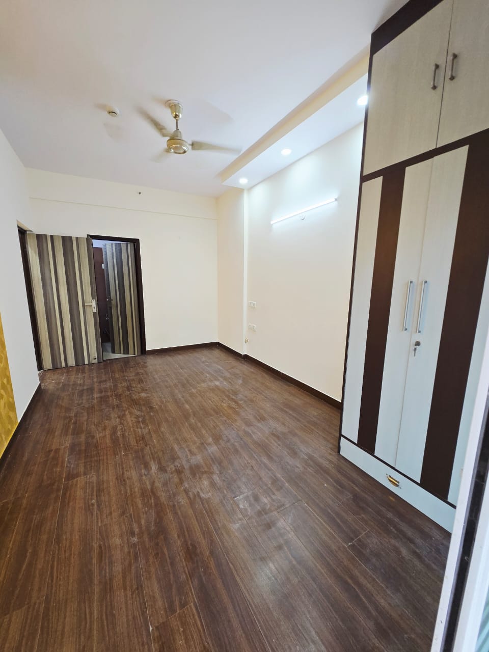 2.5 BHK + Pooja Room,Study Room Apartment For Rent in Supertech Ecovillage I