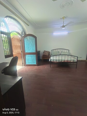 Living Room in 1 RK Villa at Sector 55 – for Rent