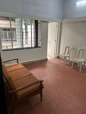 Room in 2 BHK Apartment at Deccan Gymkhana – for Rent