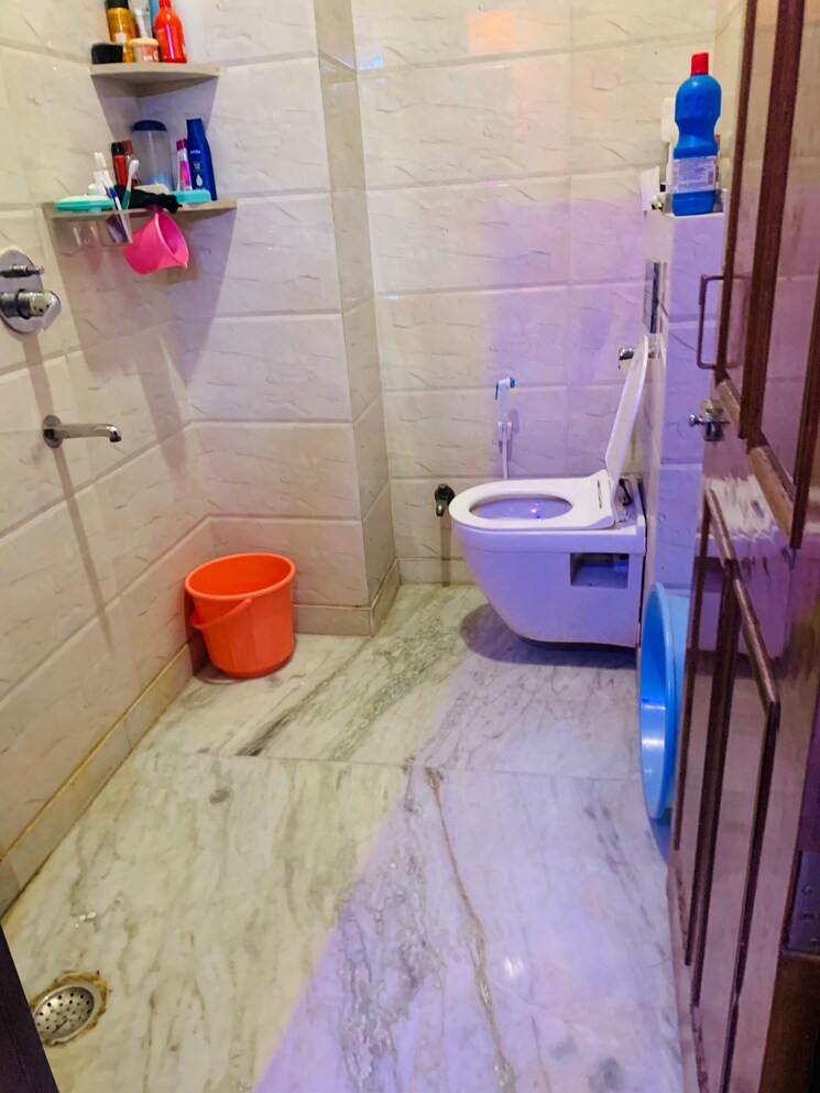 Bathroom, sector 12 2.5 Bedroom 1350 Sq.Ft. Independent House In Sector 12 Noida 9067382