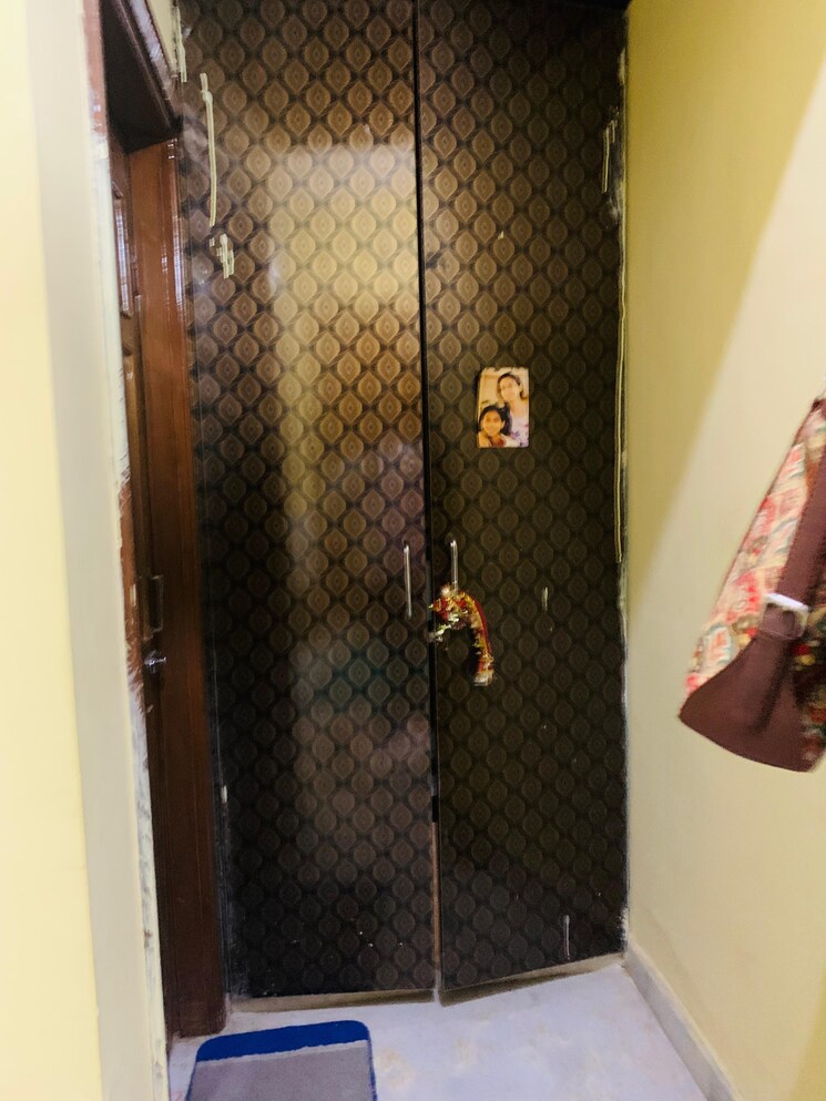 Balcony, sector 12 2.5 Bedroom 1350 Sq.Ft. Independent House In Sector 12 Noida 9067382