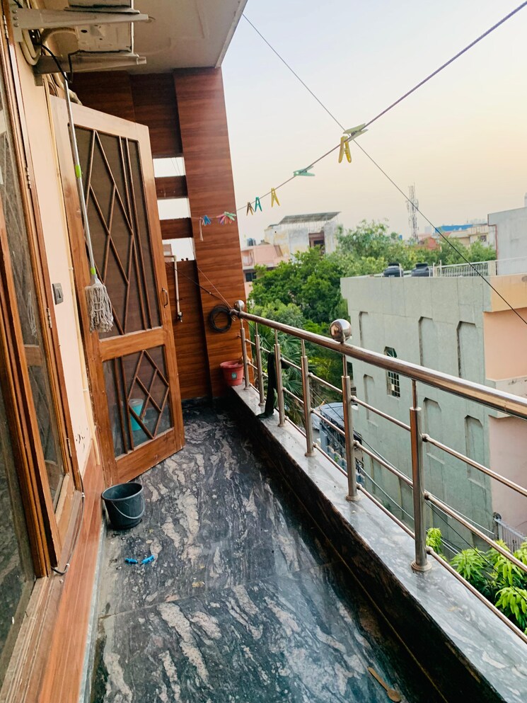 Balcony, sector 12 2.5 Bedroom 1350 Sq.Ft. Independent House In Sector 12 Noida 9067382