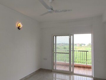 Room in 4 BHK Apartment at Uninav Utopia, Morti – for Rent