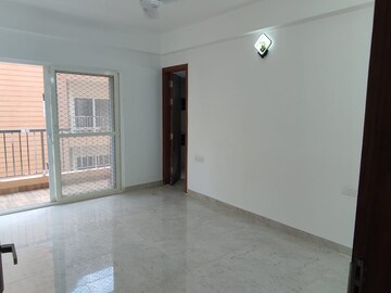 Room in 4 BHK Apartment at Uninav Utopia, Morti – for Rent