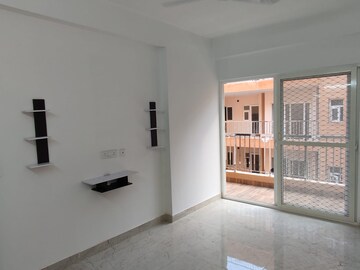Room in 4 BHK Apartment at Uninav Utopia, Morti – for Rent