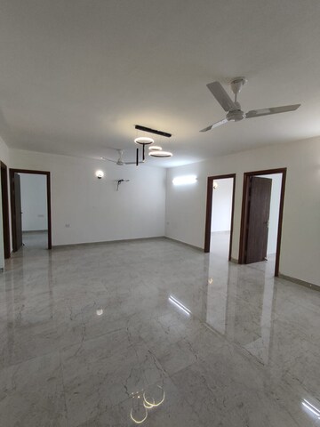 Room in 4 BHK Apartment at Uninav Utopia, Morti – for Rent