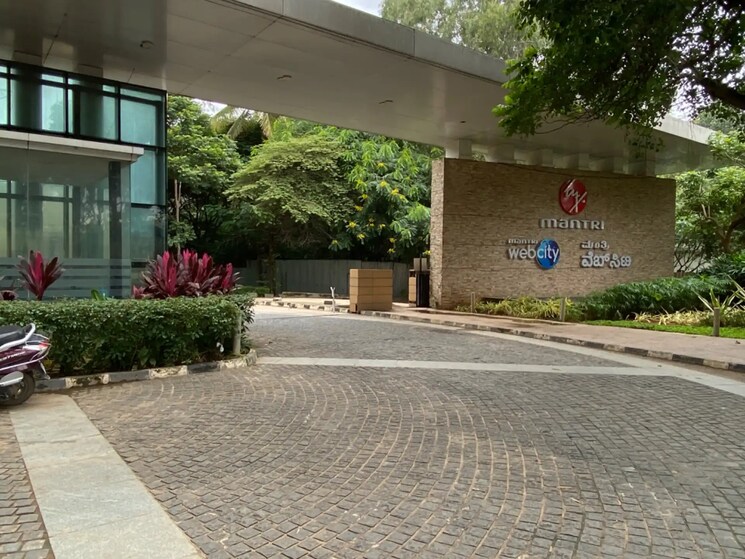 Garden, mantri-webcity 3 Bedroom 1900 Sq.Ft. Apartment In Hennur Bangalore 9067422