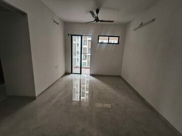1.5 BHK Apartment For Sale in Lodha Lakeshore Greens, Dombivli East