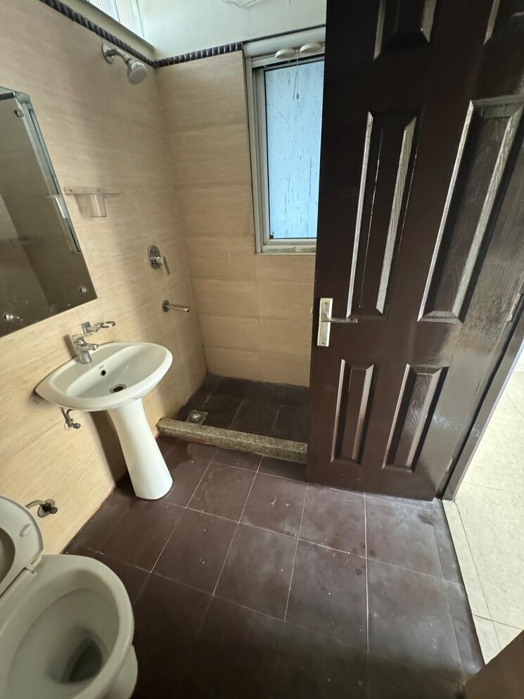 Bathroom, dasnac-the-jewel 3 Bedroom 1660 Sq.Ft. Apartment In Sector 75 Noida 9067445