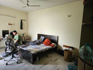 Bedroom in 4 BHK Builder Floor at Ardee City, Sector 52 – for Sale