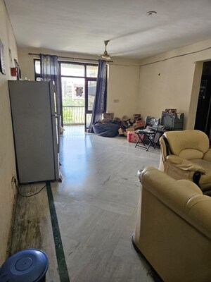 Team Area in 4 BHK Builder Floor at Ardee City, Sector 52 – for Sale