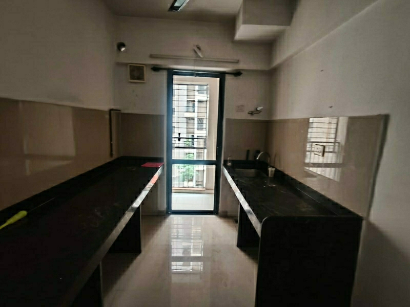 1.5 BHK + Pooja Room,Study Room Apartment For Sale in Lodha Lakeshore Greens