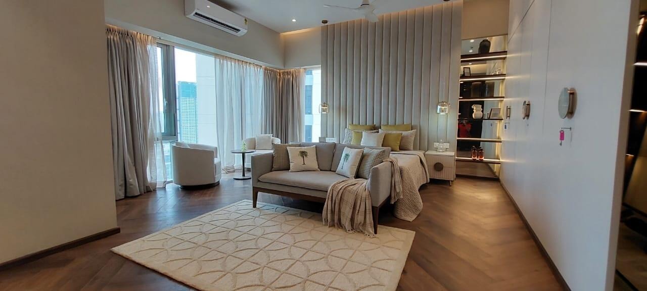 5 BHK + Servant Room Apartment For Rent in Raheja Imperia