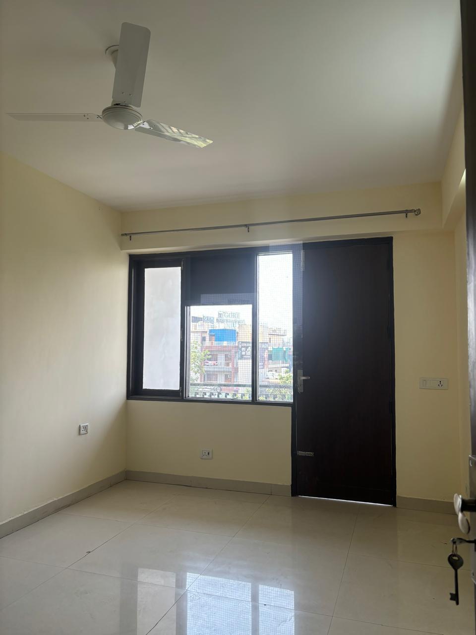 3 BHK + Servant Room 1550 Sq.Ft. Builder Floor in Orchid Island