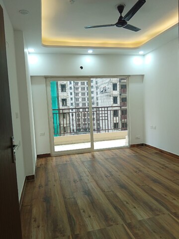 Room in 3 BHK Apartment at Ace Divino, Sector 1 Greater Noida – for Rent