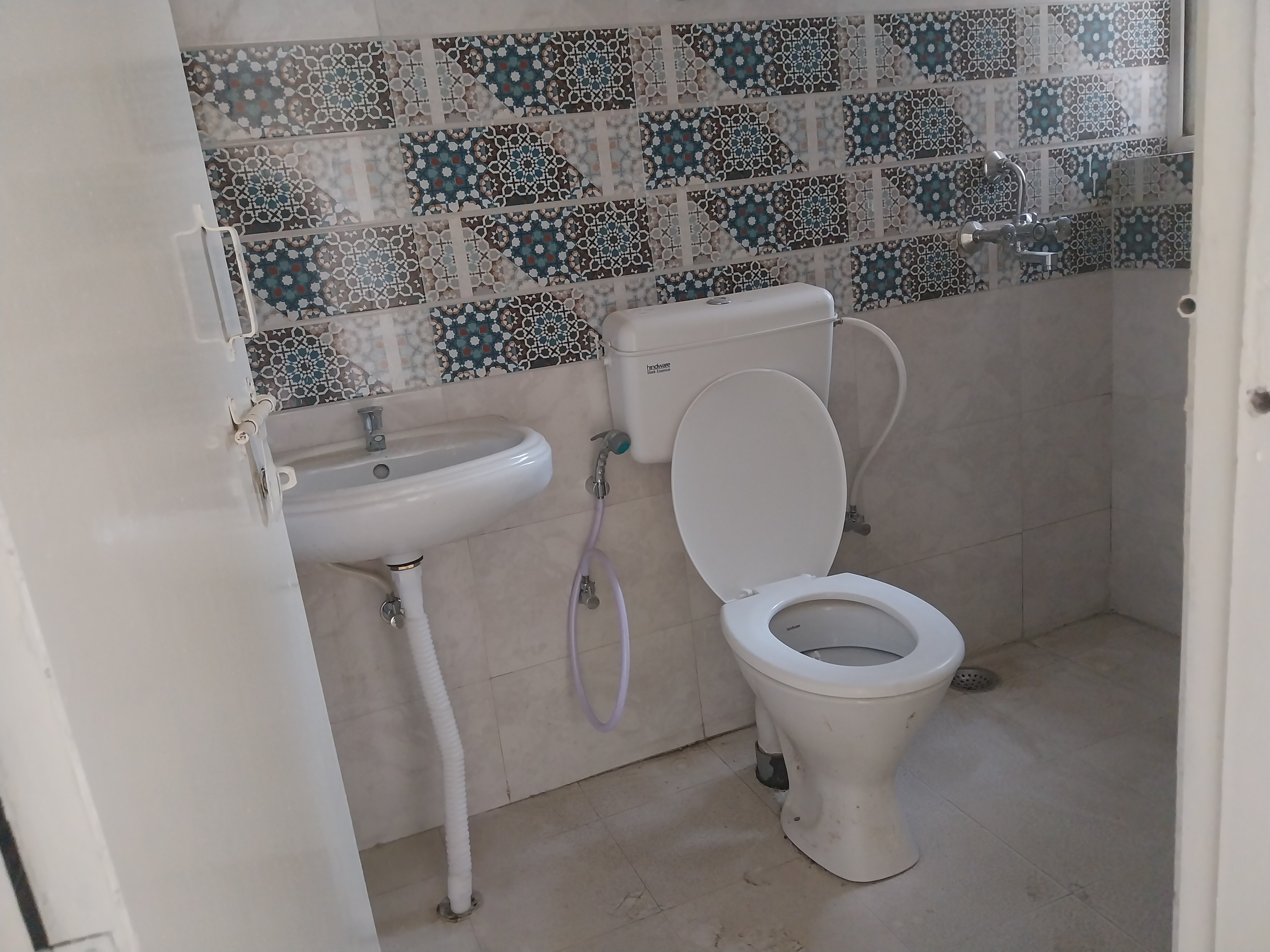 3 BHK + Extra Room Apartment For Sale in Signature Global Golf Greens