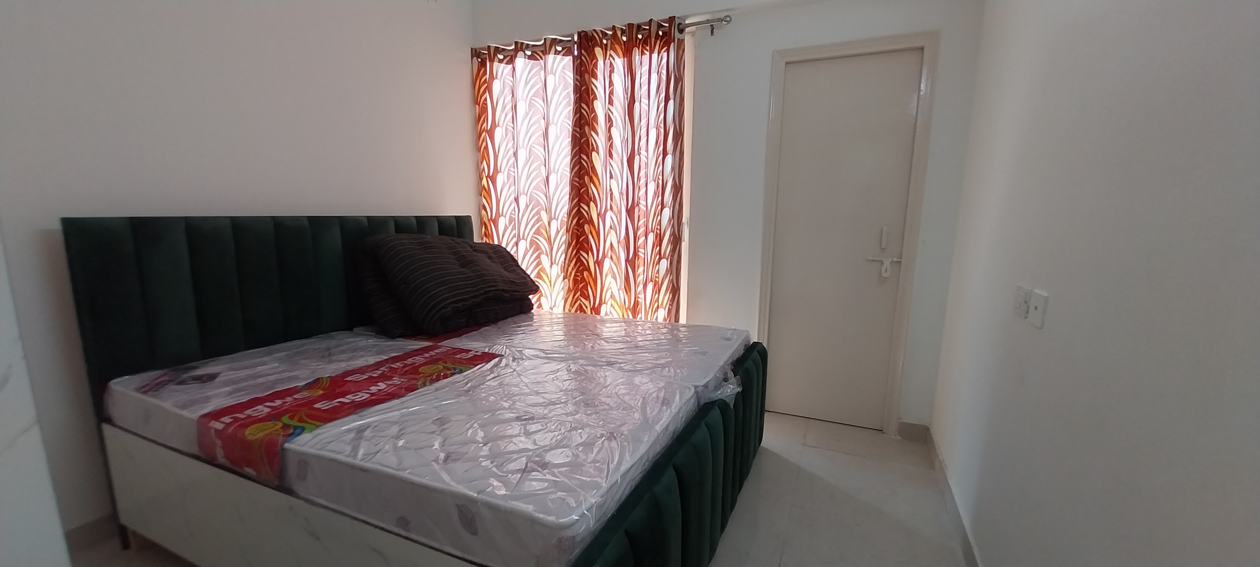 3 BHK + Extra Room Apartment For Rent in Signature Global Golf Greens