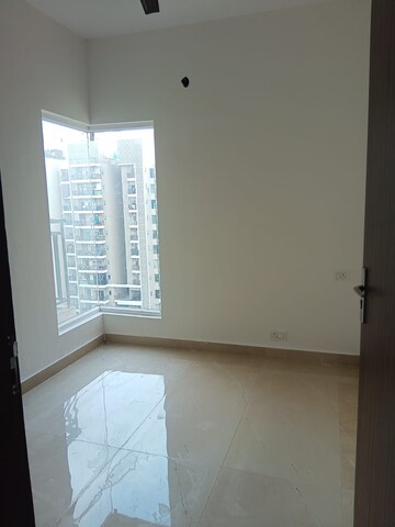 Room in 2 BHK Apartment at Ace Divino, Sector 1 Greater Noida – for Rent